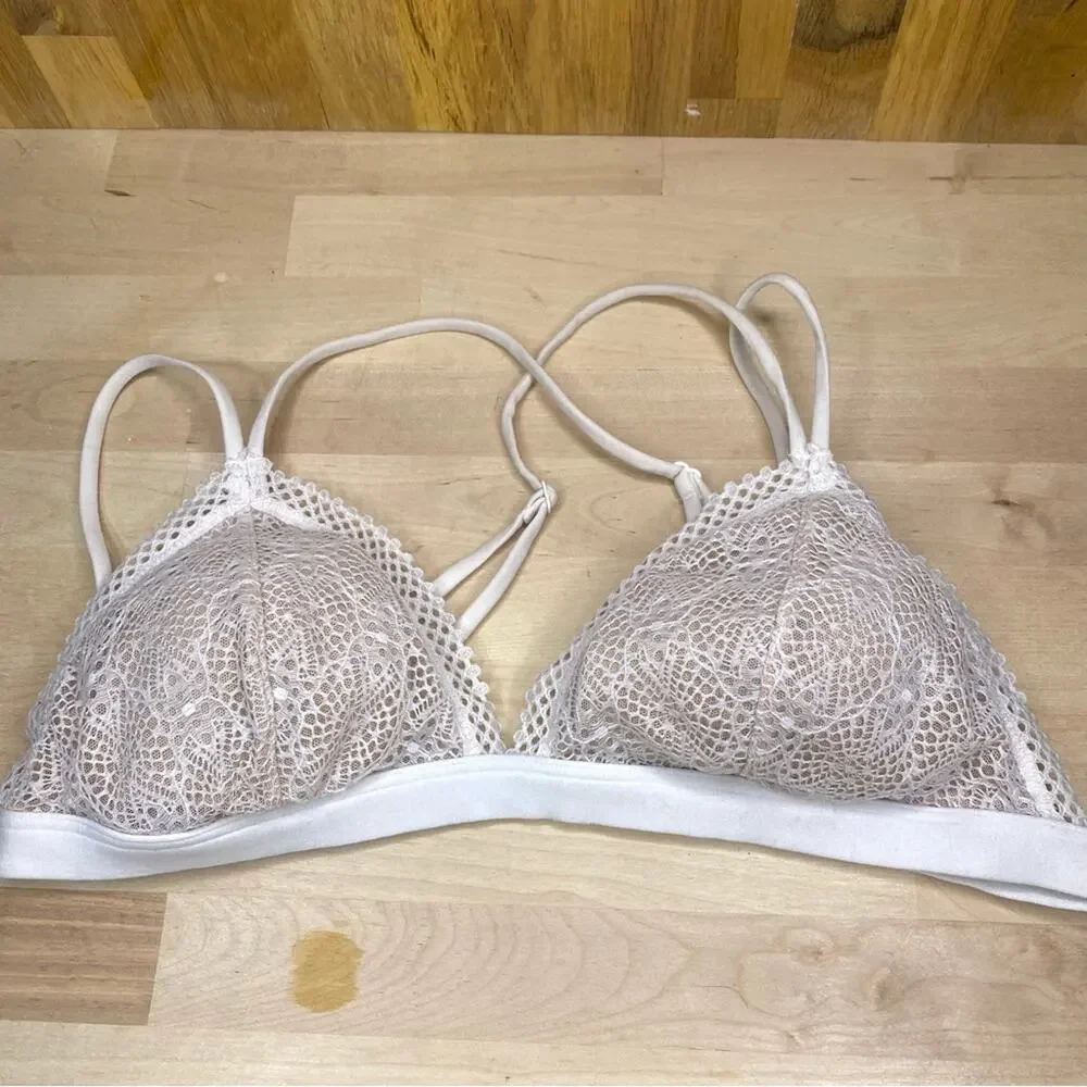 Victorias Secret White Lace Strappy No Wire Bralette